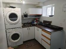 Spacious furnished bedroom for rent! AVAILABLE NOW! - Photo 3