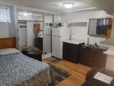 Spacious furnished bedroom for rent! AVAILABLE NOW! - Photo 5