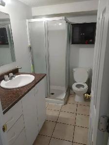 Spacious furnished bedroom for rent! AVAILABLE NOW! - Photo 8