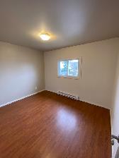 3-Bdrm Home for Rent With Laundry – Elliot Lake – $1,595   Hydro - Photo 3
