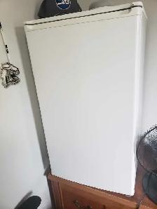 sanyo mini fridge - Photo 2