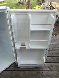 sanyo mini fridge - Photo 3