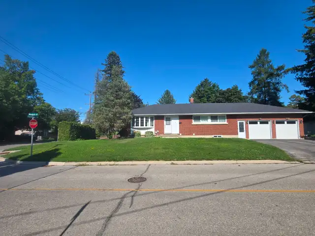 3 Bedroom house main floor