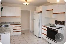 3 Bedroom house main floor - Photo 8