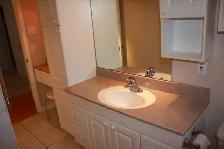 3 Bedroom house main floor - Photo 10