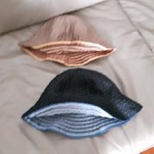2BEAUX CHAPEAUX NEUFS BLIABLE REVERSIBLE 22'TOUR TETE: $5.00CHAQ - Photo 2