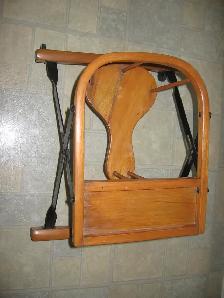Vintage wooden baby walker - Photo 3