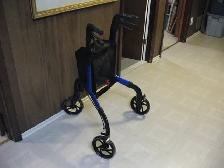 Premium 3 Wheel Rolator/Walker, BRAND NEW - Photo 4