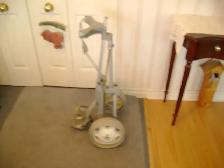 GOLF CLUBS CART  - EXCELLENT  CONDITION