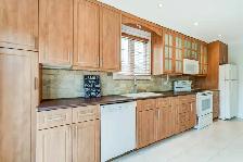 2 Bedrooms, 1 washroom House: Midland and Danforth Road