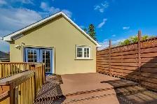 2 Bedrooms, 1 washroom House: Midland and Danforth Road - Photo 9