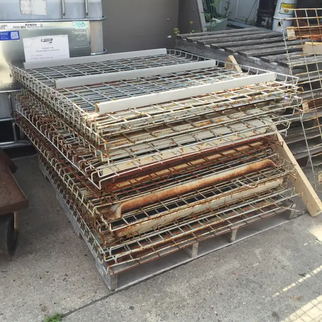 WATERFALL WIRE MESH DECKS