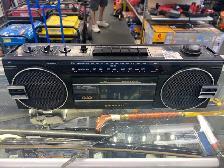 Sanyo M7022 Vintage Radio @ Cashopolis!!