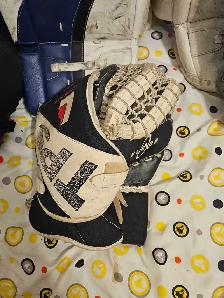 goalie equipment - Photo 7