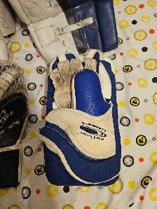 goalie equipment - Photo 9