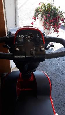 MOBILITY SCOOTER - Photo 5