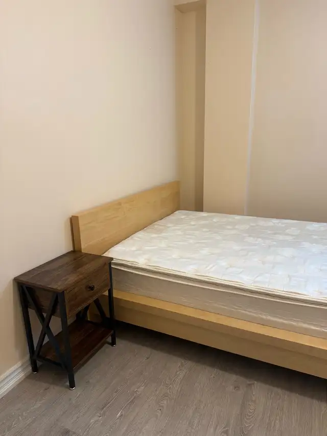 RICHMOND HILL FURNISHED ROOM FOR RENT