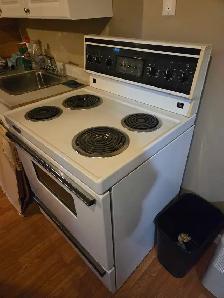 Old Stove - Photo 3