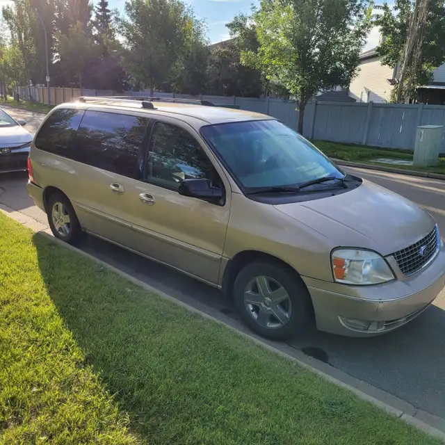 LADY DRIVEN FORD FREESTAR 2005 FOR SALE