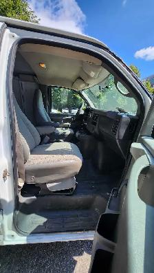 2010 GMC Savana EXTENDED - Photo 8
