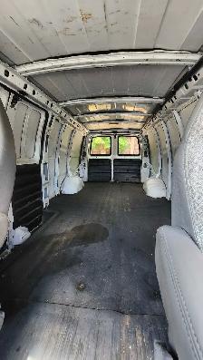 2010 GMC Savana EXTENDED - Photo 10