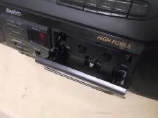 Sanyo MCD-Z14K CD Cassette AM/FM AC/DC Portable Music Player - Photo 5