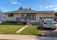 2-Bedroom House for Rent – Large Yard, Garage & Appliances
