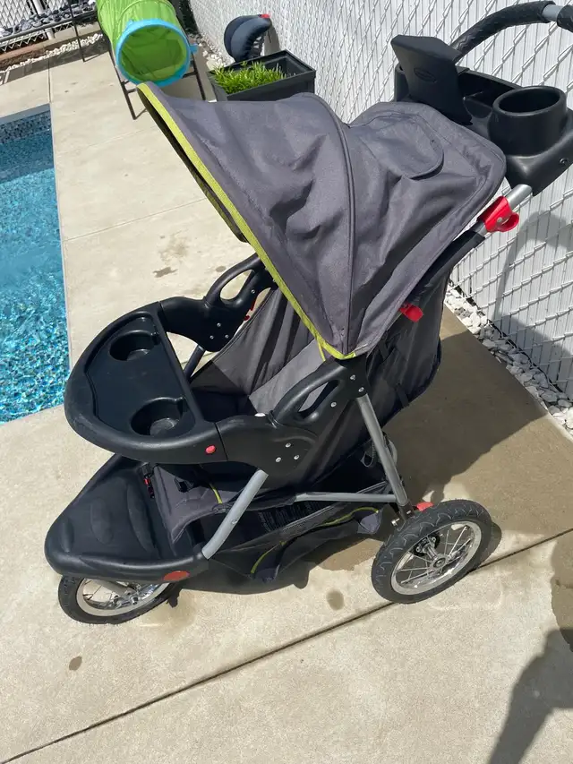 Baby Trend 3 wheel stroller