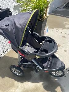 Baby Trend 3 wheel stroller - Photo 2