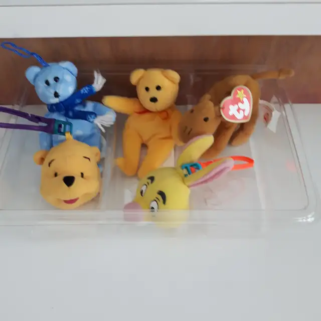 5BÉBÉS TOUTOU:3 S'ACCROCHENT,1 S'ASSOIT 1 EST DEBOUT $3.00CHACUN