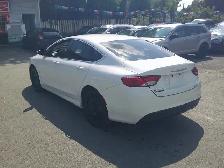 2016 Chrysler 200 WITH ONLY 96000 KM !! - Photo 4