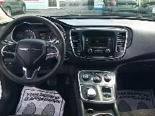 2016 Chrysler 200 WITH ONLY 96000 KM !! - Photo 9