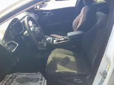 2016 Chrysler 200 WITH ONLY 96000 KM !! - Photo 10