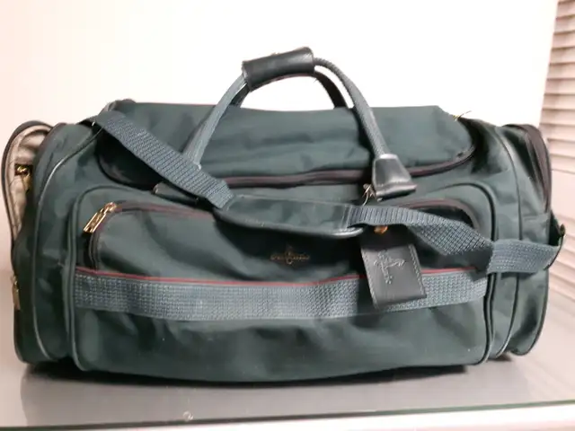 SAC À VOYAGE ATLANTIQUE VERT 1 PIED HAUTx2 PIEDS LARGE: $20.00