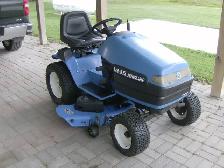New Holland riding mower - Photo 2