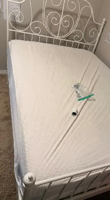 Mattress and box spring - Photo 3