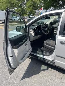 2009 Dodge Grand Caravan SE  /  152,000 KMS  /  1 OWNER - Photo 6