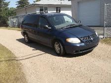 2001 Grand Caravan AWD 264K 3.6L Good driver,tires and glass. - Photo 4