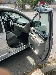 2009 Volkswagen Routan SE  /  ONLY 159,000 KMS  /  1 OWNER - Photo 7