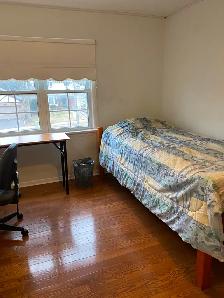 Room For Rent Near Newnham Campus Seneca college (Student Welcom - Photo 2