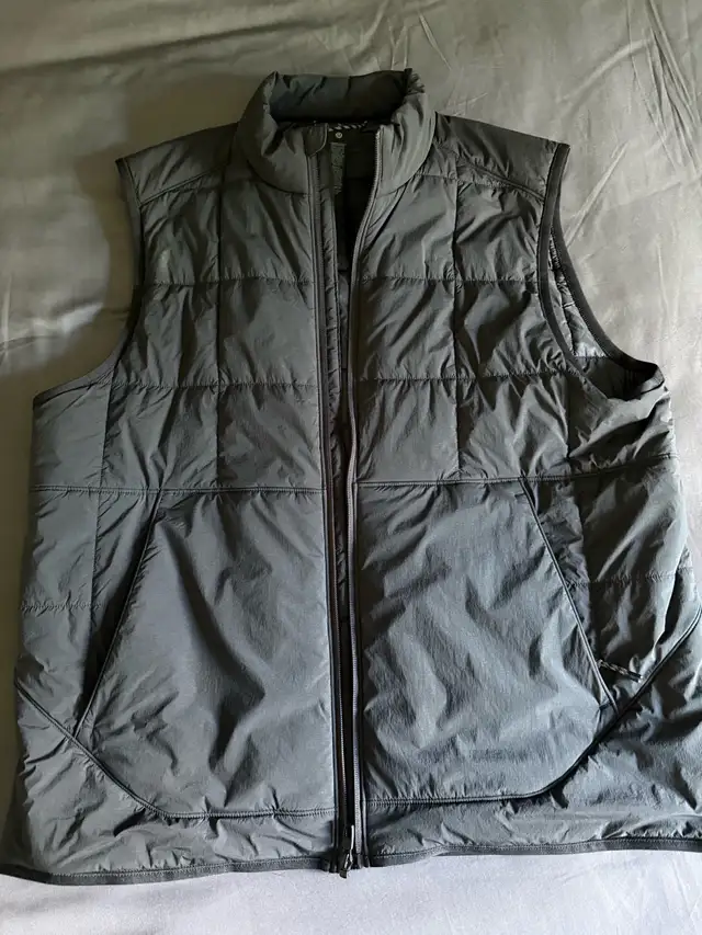 Lululemon Men’s Insulated Vest XL