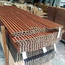 14$ | Panneaux WPC 6.3' x 9.5' (12 Couleurs / Fluted Panels)