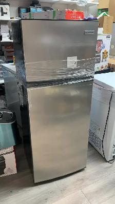 Frigidaire 7.5 Cu Ft Top-Freezer Fridge - Photo 2