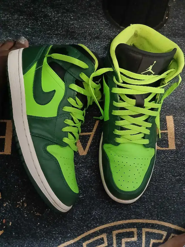 Air Jordan 1 Mid