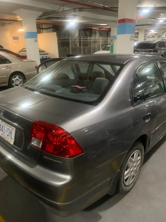 2004 Honda Civic Sedan – Certified – 100,000 km – $5,800