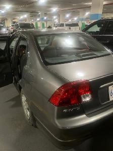 2004 Honda Civic Sedan – Certified – 100,000 km – $5,800 - Photo 2
