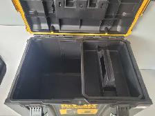 Dewalt DWST08400 Tool Box (32654013) - Photo 3