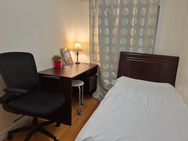 One Small Bedroom for Rent walking distance UTM