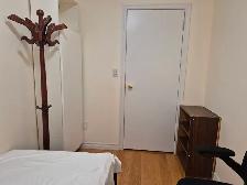 One Small Bedroom for Rent walking distance UTM - Photo 2
