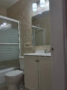 Bright, Renovated 2 Bed Main Floor in Allendale - Pet Friendly - Photo 7